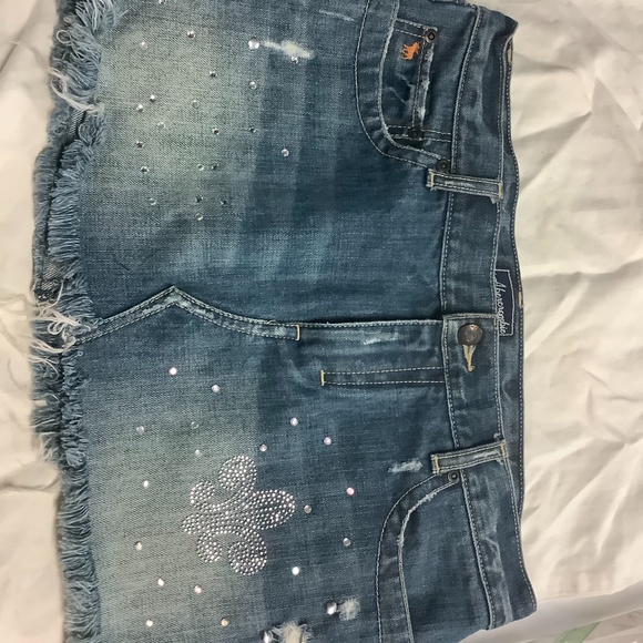 Abercrombie Fitch Dresses & Skirts - Abercrombie Fitch size 8 fleur de lis denim skirt